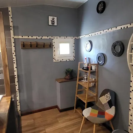 Etage Privatif Chez Corinne * Russan