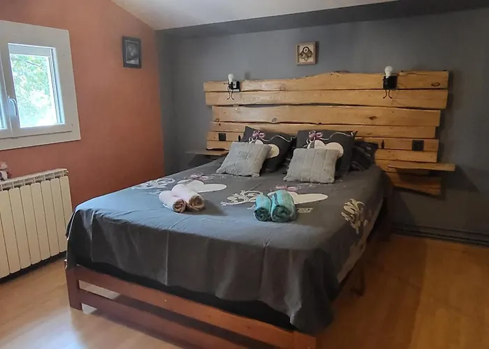 Chez Corinne Villa Russan