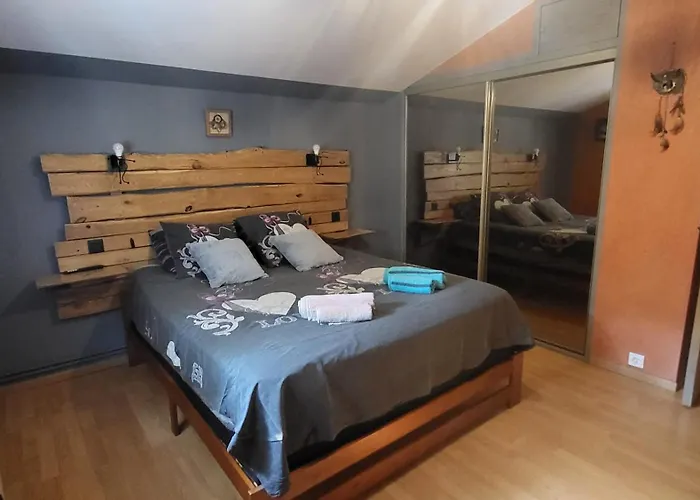 Chez Corinne Villa Russan