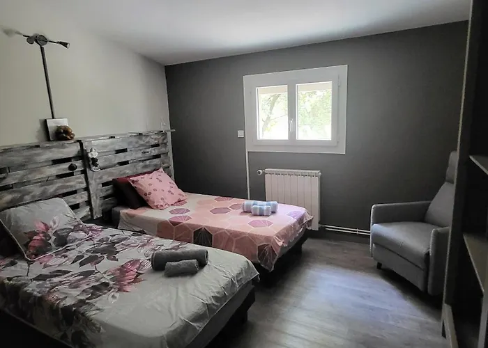 Chez Corinne Villa Russan